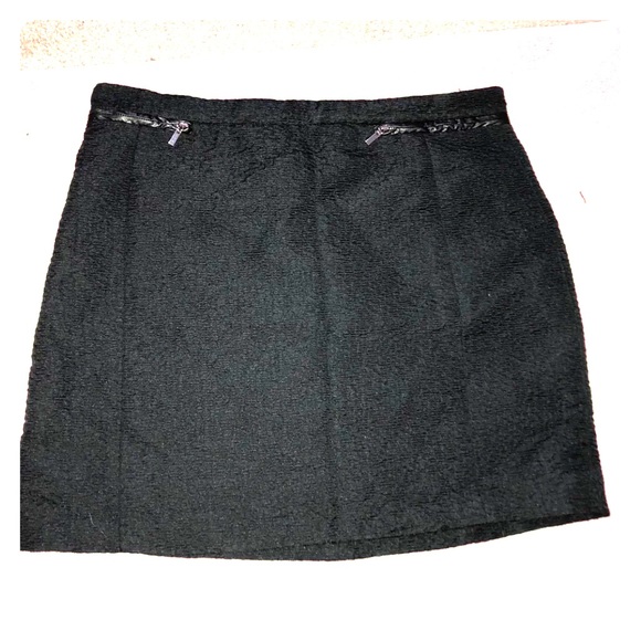 H&M Dresses & Skirts - H&M Black Pencil Skirt